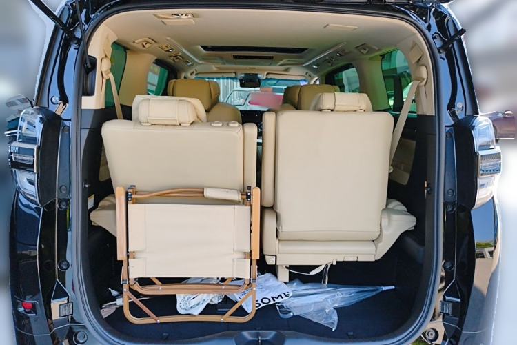 Used Toyota Vellfire 2021 Crown Dual-Engine 2.5L HV Supreme Edition Trunk