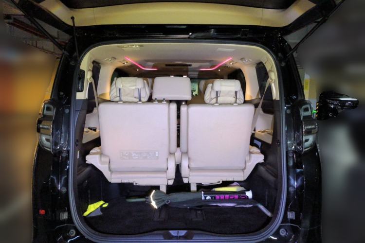 Used Toyota Vellfire 2021 Crown Dual-Engine 2.5L HV Prestige Edition Trunk