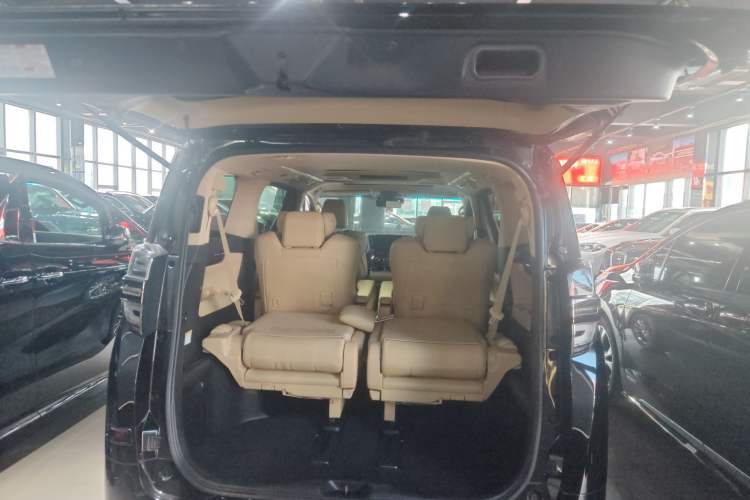 Used Toyota Vellfire 2021 Crown Dual-Engine 2.5L HV Prestige Edition Trunk