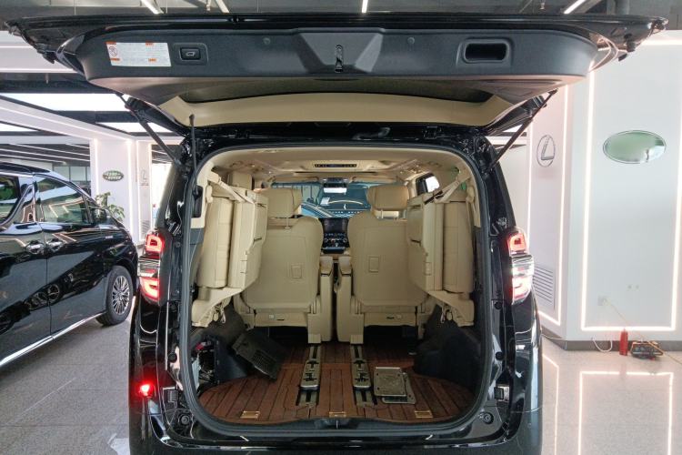 Used Toyota Vellfire 2021 Crown Dual-Engine 2.5L HV Prestige Edition Trunk