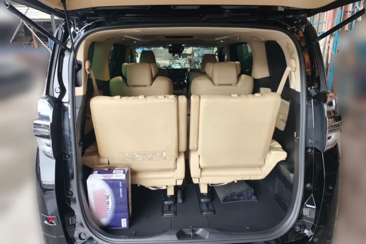 Used Toyota Vellfire 2021 Crown Dual-Engine 2.5L HV Prestige Edition Trunk