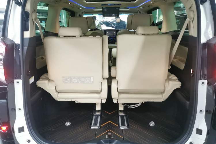Used Toyota Vellfire 2021 Crown Dual-Engine 2.5L HV Supreme Edition Trunk