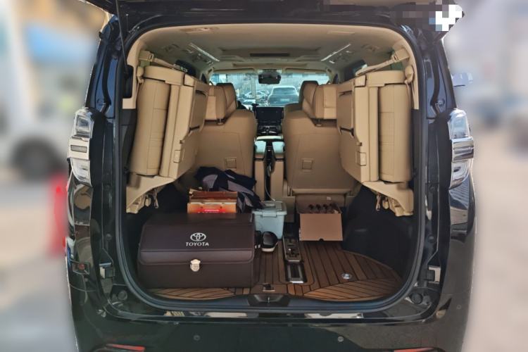 Used Toyota Vellfire 2021 Crown Dual-Engine 2.5L HV Supreme Edition Trunk