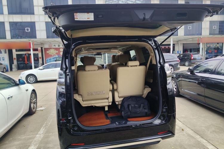 Used Toyota Vellfire 2021 Crown Dual-Engine 2.5L HV Supreme Edition Trunk