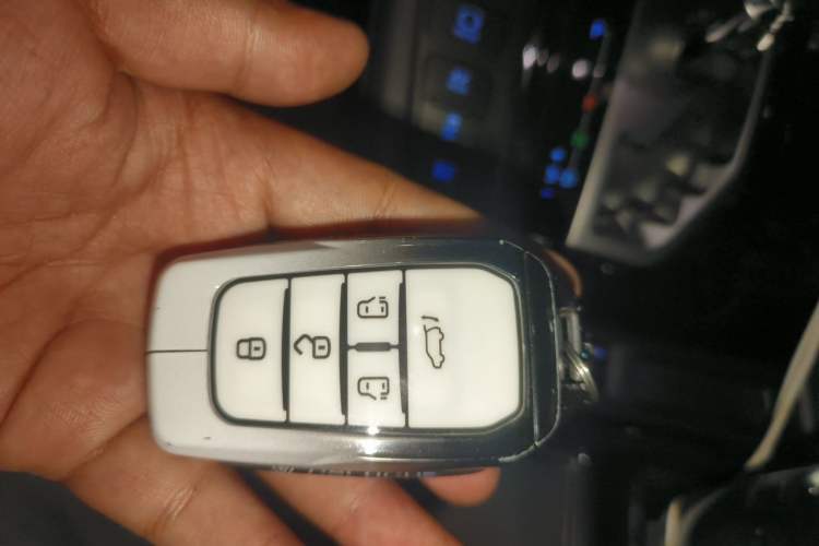 Used Toyota Vellfire 2021 Crown Dual-Engine 2.5L HV Luxury Edition Vehicle Key