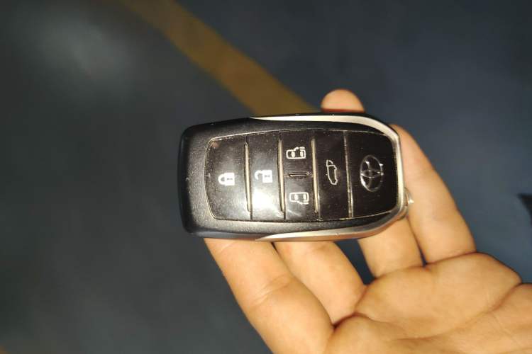 Used Toyota Vellfire 2021 Crown Dual-Engine 2.5L HV Supreme Edition Vehicle Key
