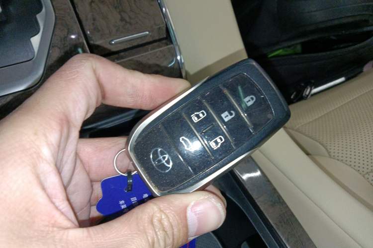Used Toyota Vellfire 2021 Crown Dual-Engine 2.5L HV Prestige Edition Vehicle Key