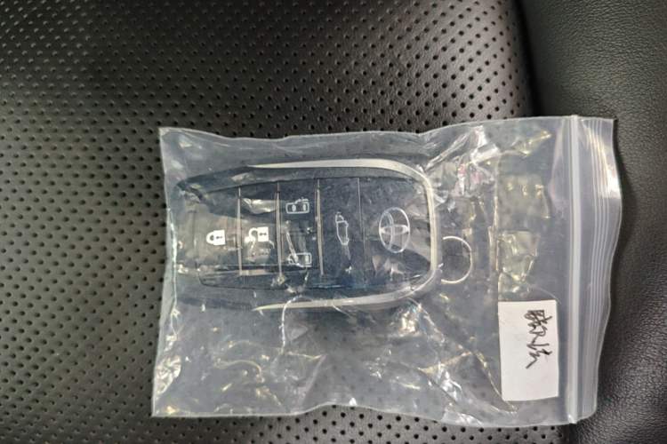 Used Toyota Vellfire 2021 Crown Dual-Engine 2.5L HV Prestige Edition Vehicle Key