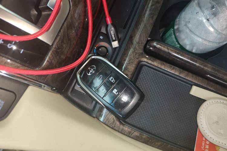 Used Toyota Vellfire 2021 Crown Dual-Engine 2.5L HV Prestige Edition Vehicle Key