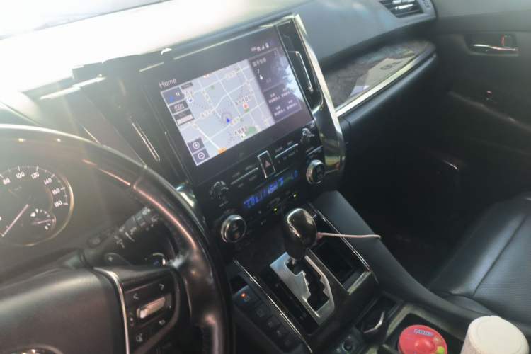 Used Toyota Vellfire 2021 Crown Dual-Engine 2.5L HV Luxury Edition Audio And AC Panel