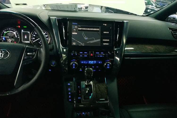 Used Toyota Vellfire 2021 Crown Dual-Engine 2.5L HV Supreme Edition Audio And AC Panel