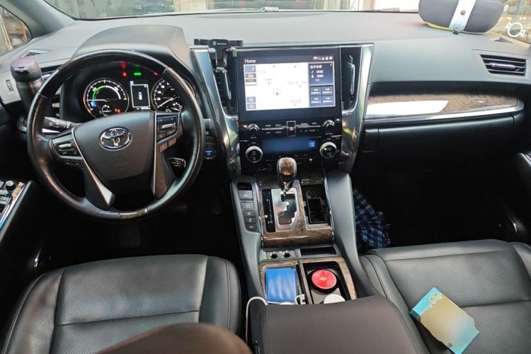 Used Toyota Vellfire 2021 Crown Dual-Engine 2.5L HV Supreme Edition Center Console