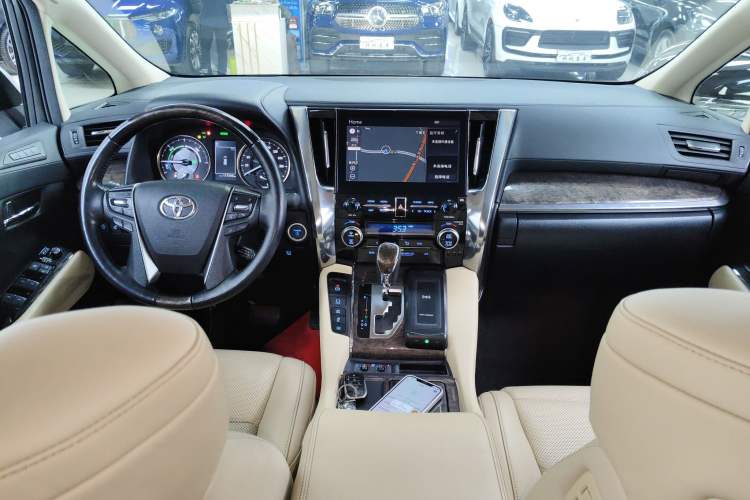 Used Toyota Vellfire 2021 Crown Dual-Engine 2.5L HV Prestige Edition Center Console
