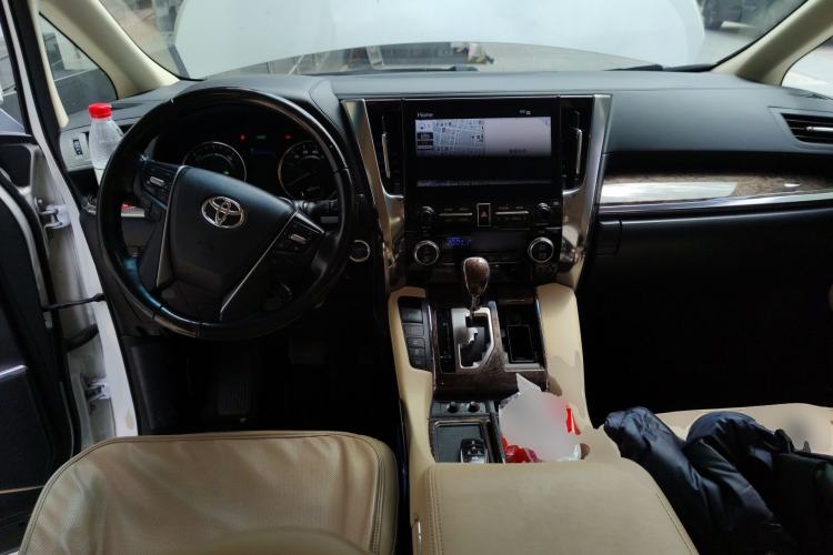 Used Toyota Vellfire 2021 Crown Dual-Engine 2.5L HV Supreme Edition Center Console