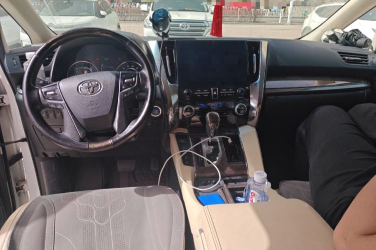 Used Toyota Vellfire 2021 Crown Dual-Engine 2.5L HV Supreme Edition Center Console