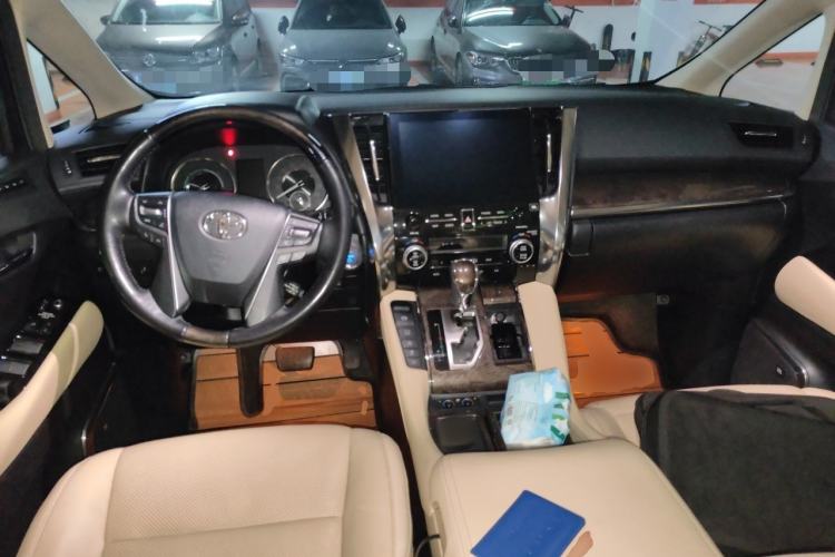 Used Toyota Vellfire 2021 Crown Dual-Engine 2.5L HV Prestige Edition Center Console