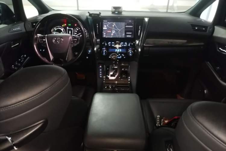 Used Toyota Vellfire 2021 Crown Dual-Engine 2.5L HV Prestige Edition Center Console