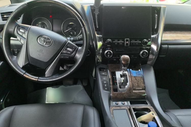 Used Toyota Vellfire 2021 Crown Dual-Engine 2.5L HV Supreme Edition Center Console