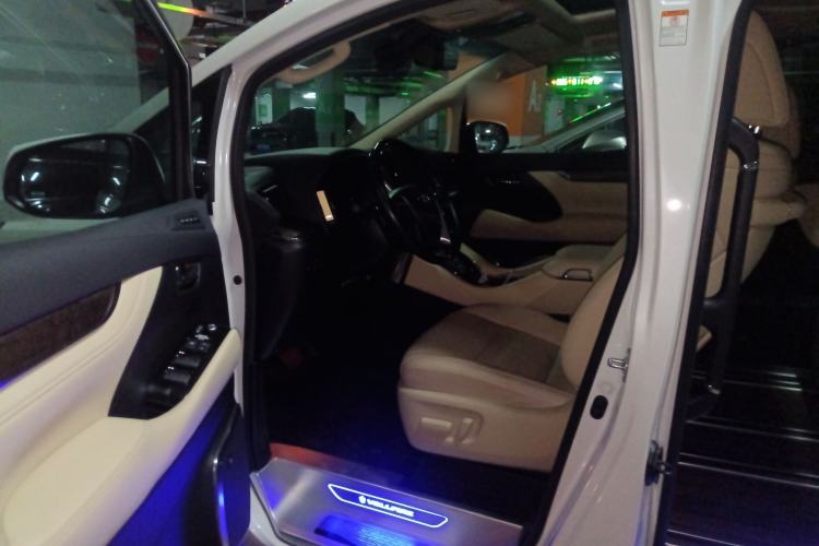 Used Toyota Vellfire 2021 Crown Dual-Engine 2.5L HV Prestige Edition Driver Seat