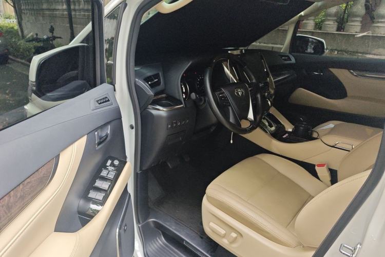 Used Toyota Vellfire 2021 Crown Dual-Engine 2.5L HV Prestige Edition Driver Seat