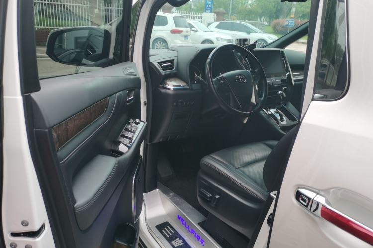 Used Toyota Vellfire 2021 Crown Dual-Engine 2.5L HV Prestige Edition Driver Seat