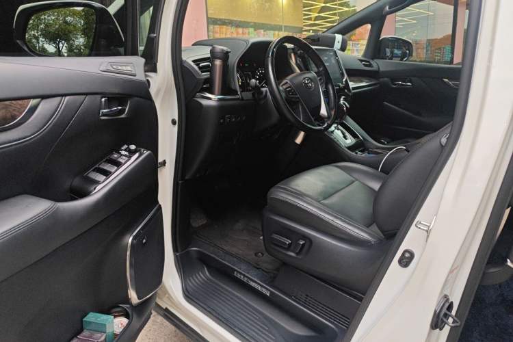 Used Toyota Vellfire 2021 Crown Dual-Engine 2.5L HV Supreme Edition Driver Seat
