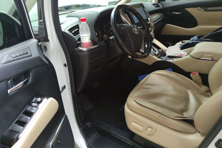 Used Toyota Vellfire 2021 Crown Dual-Engine 2.5L HV Supreme Edition Driver Seat