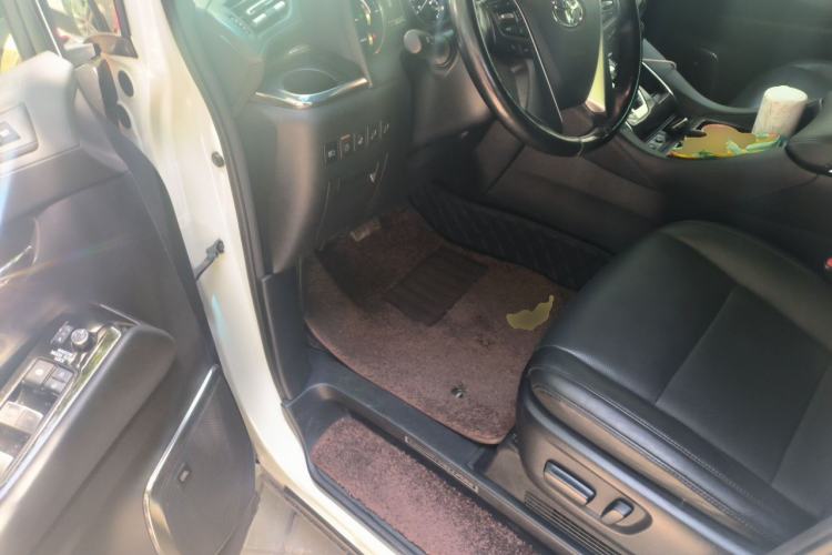 Used Toyota Vellfire 2021 Crown Dual-Engine 2.5L HV Luxury Edition Driver Seat