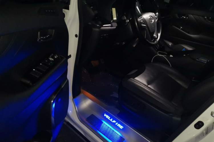 Used Toyota Vellfire 2021 Crown Dual-Engine 2.5L HV Luxury Edition Driver Seat