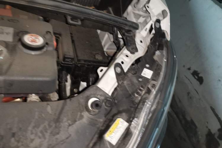 Used Toyota Vellfire 2021 Crown Dual-Engine 2.5L HV Luxury Edition Engine Bay Left