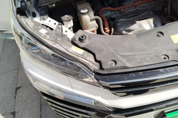 Used Toyota Vellfire 2021 Crown Dual-Engine 2.5L HV Prestige Edition Engine Bay Right