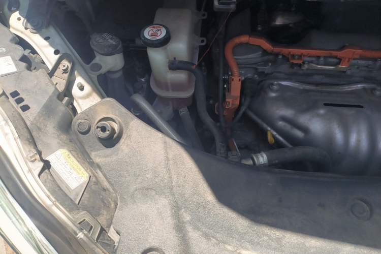 Used Toyota Vellfire 2021 Crown Dual-Engine 2.5L HV Luxury Edition Engine Bay Right