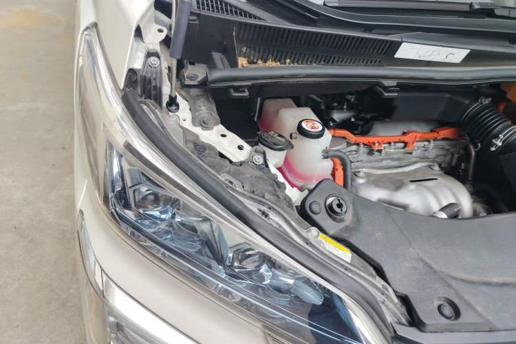 Used Toyota Vellfire 2021 Crown Dual-Engine 2.5L HV Prestige Edition Engine Bay Right
