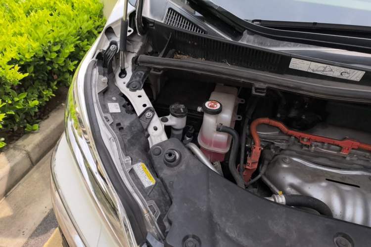 Used Toyota Vellfire 2021 Crown Dual-Engine 2.5L HV Supreme Edition Engine Bay Right