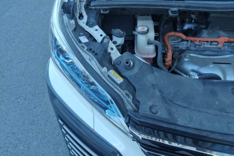 Used Toyota Vellfire 2021 Crown Dual-Engine 2.5L HV Supreme Edition Engine Bay Right