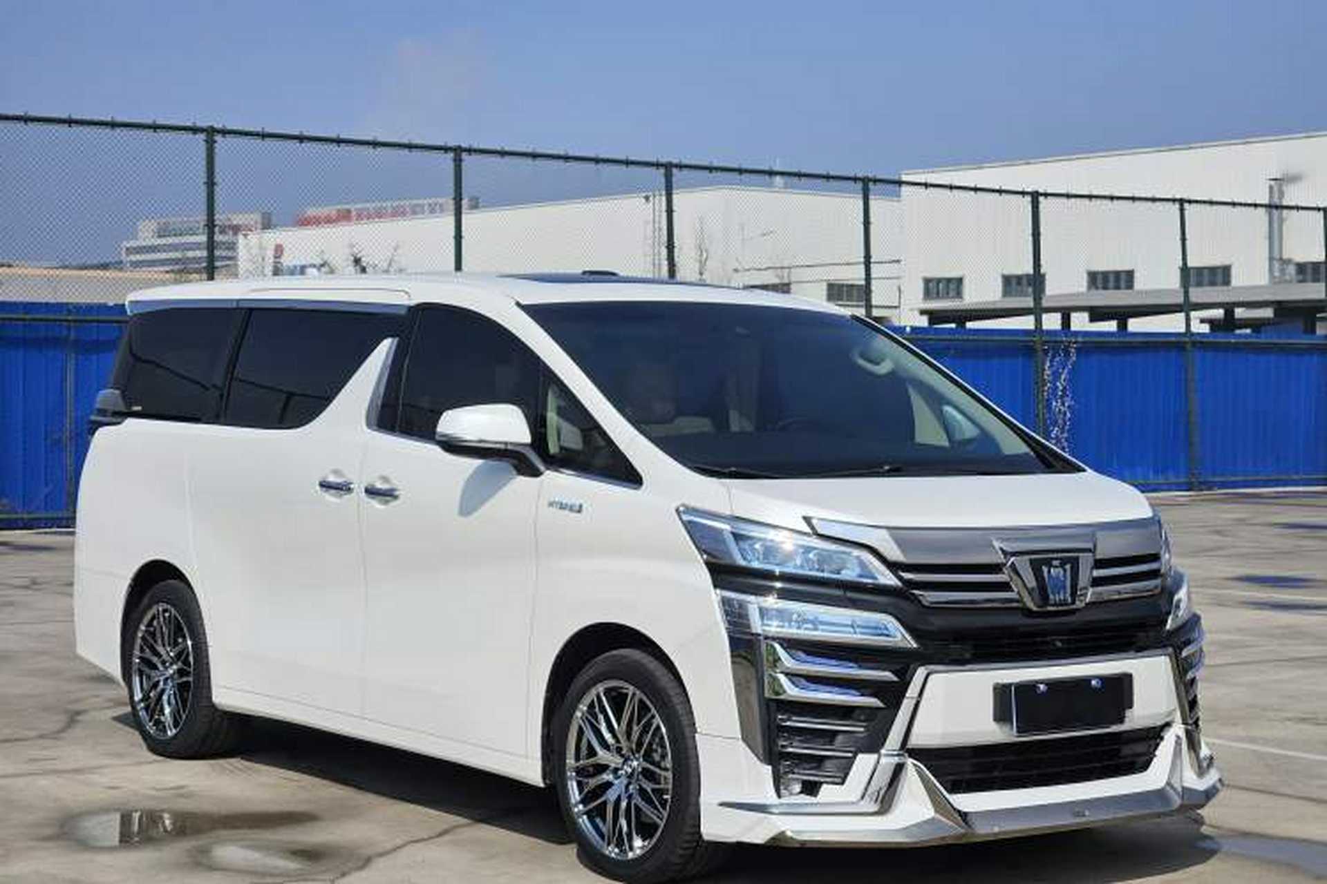 Used Toyota Vellfire 2021 Crown Dual-Engine 2.5L HV Supreme Edition Exterior 2