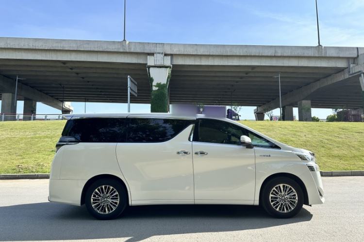 Used Toyota Vellfire 2021 Crown Dual-Engine 2.5L HV Prestige Edition Exterior 4