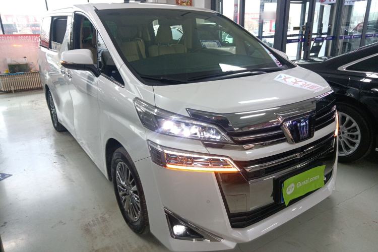 Used Toyota Vellfire 2021 Crown Dual-Engine 2.5L HV Prestige Edition Front Right 45 Deg