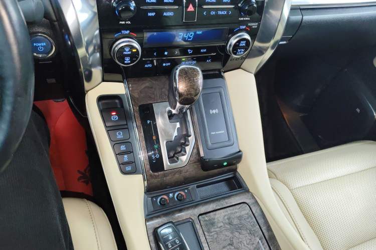 Used Toyota Vellfire 2021 Crown Dual-Engine 2.5L HV Prestige Edition Gear Lever
