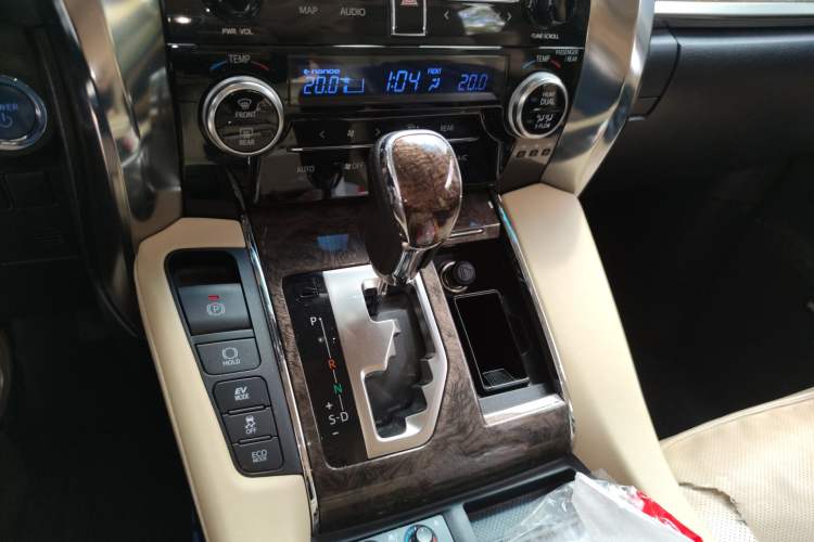 Used Toyota Vellfire 2021 Crown Dual-Engine 2.5L HV Supreme Edition Gear Lever