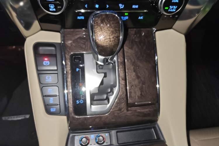 Used Toyota Vellfire 2021 Crown Dual-Engine 2.5L HV Prestige Edition Gear Lever