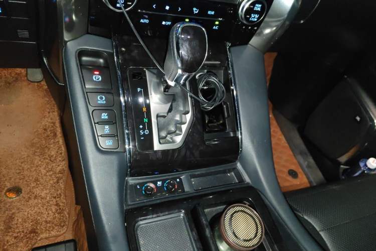Used Toyota Vellfire 2021 Crown Dual-Engine 2.5L HV Prestige Edition Gear Lever
