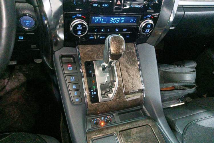 Used Toyota Vellfire 2021 Crown Dual-Engine 2.5L HV Supreme Edition Gear Lever