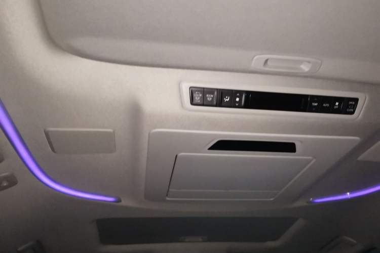 Used Toyota Vellfire 2021 Crown Dual-Engine 2.5L HV Luxury Edition Headliner
