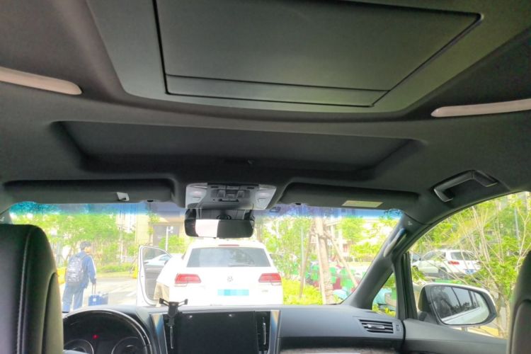 Used Toyota Vellfire 2021 Crown Dual-Engine 2.5L HV Supreme Edition Headliner