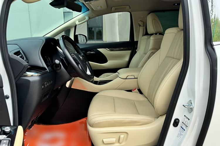 Used Toyota Vellfire 2021 Crown Dual-Engine 2.5L HV Supreme Edition Interior 1