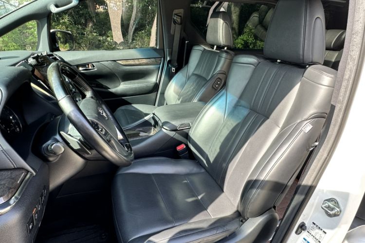 Used Toyota Vellfire 2021 Crown Dual-Engine 2.5L HV Prestige Edition Interior 1