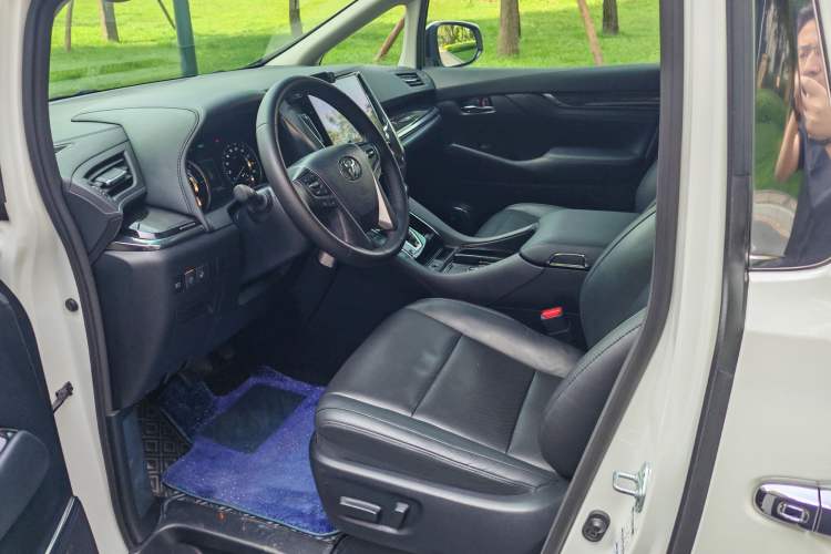 Used Toyota Vellfire 2021 Crown Dual-Engine 2.5L HV Luxury Edition Interior 2