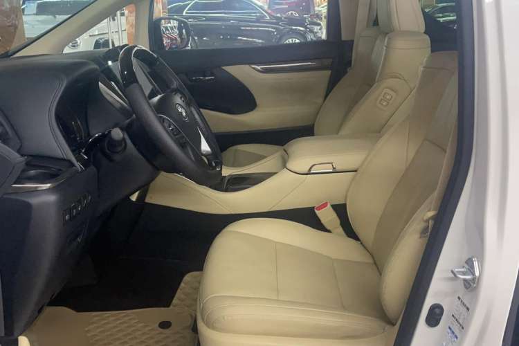 Used Toyota Vellfire 2021 Crown Dual-Engine 2.5L HV Prestige Edition Interior 2