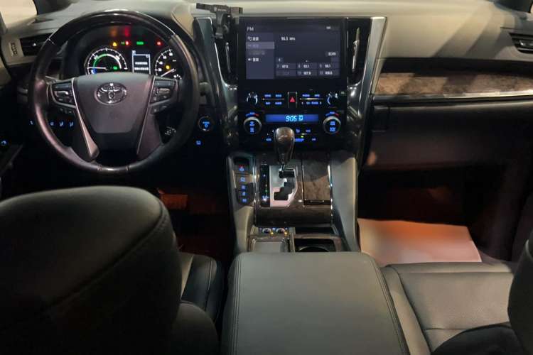 Used Toyota Vellfire 2021 Crown Dual-Engine 2.5L HV Prestige Edition Interior 3